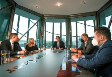 LAWYERS & BUSINESS: FORUM Kdo povede Českou advokátní komoru? Napoví naše kulaté stoly
