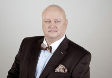 Nepochopení Václava Moravce, advokátní volby a rozhodčí válka