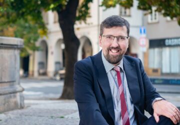 Dostupný advokát loni vyrostl na 15 milionů